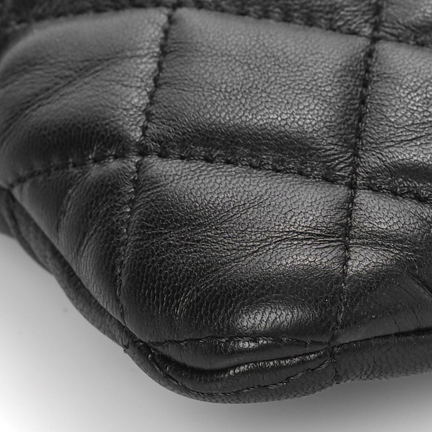 Caviar Quilted Medium Boy Cosmetic Case Black