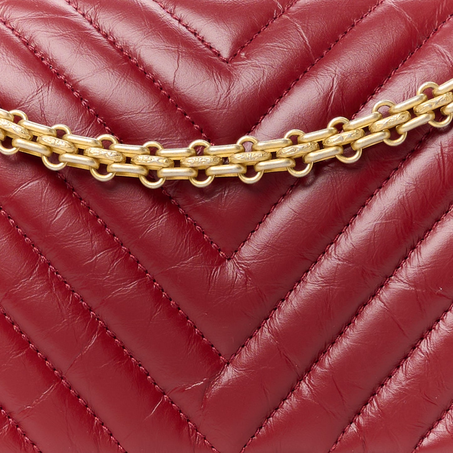 Aged Calfskin Chevron Quilted 2.55 Reissue 226 Flap Red