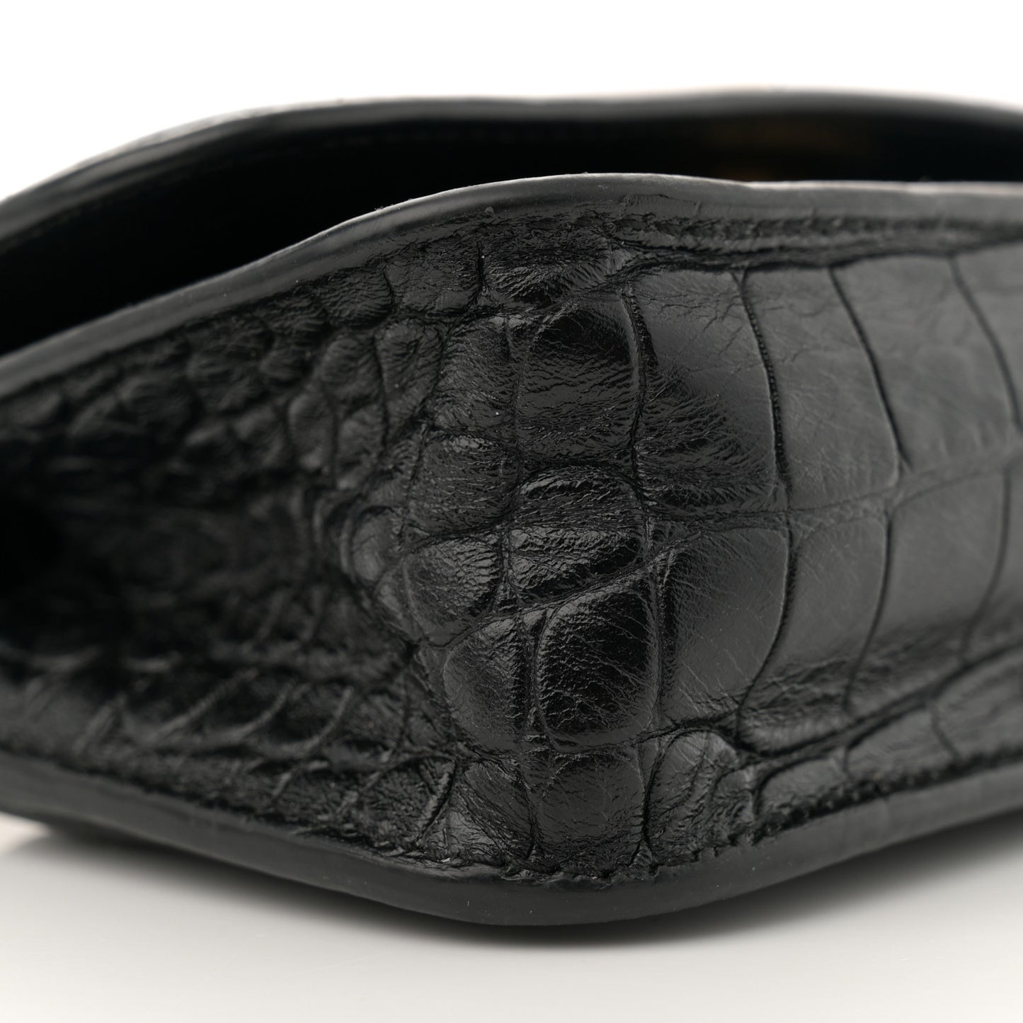 Extra Supple Calfskin Crocodile Embossed Gossip Wallet On Chain Black