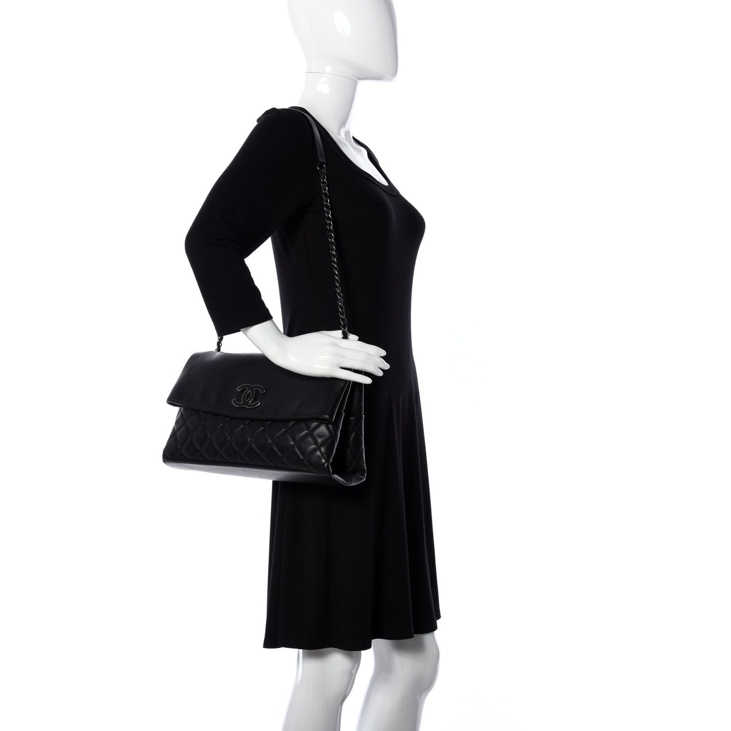 Distressed Calfskin Hamptons Flap Black