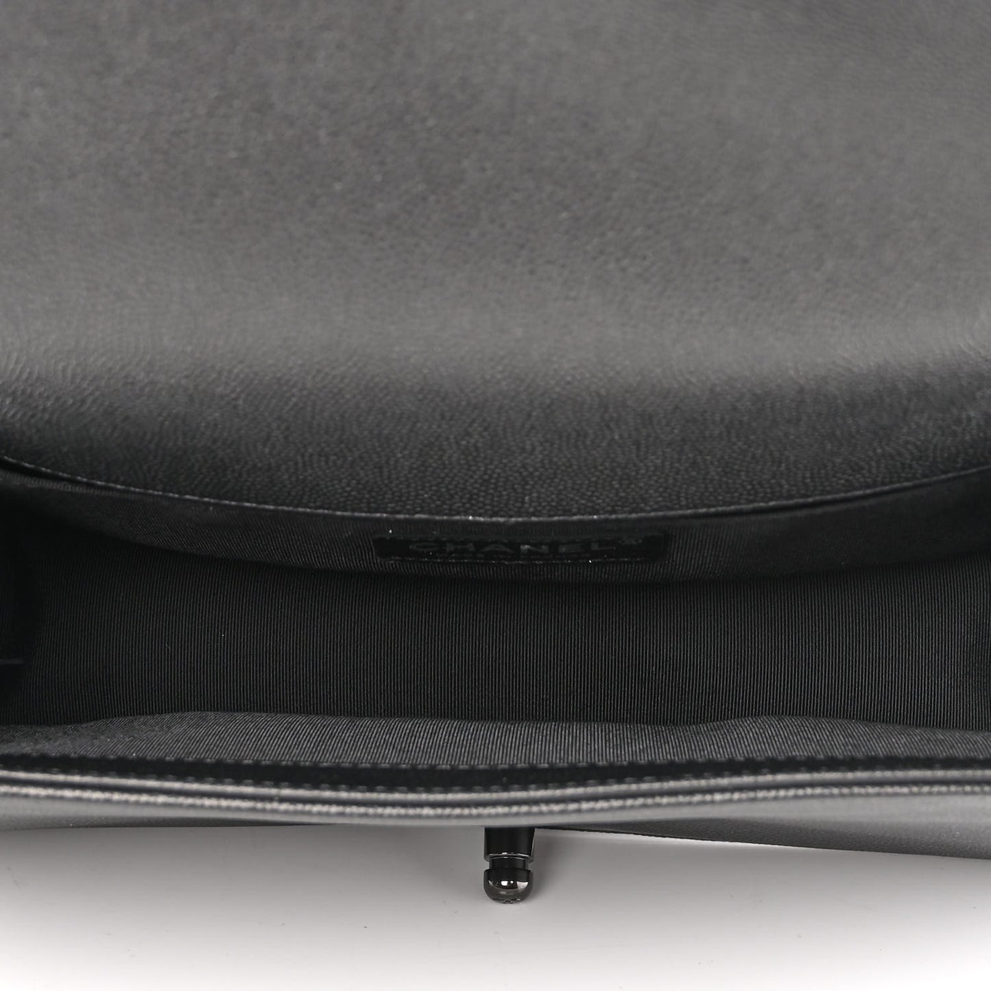 Caviar Quilted Medium Boy Flap So Black
