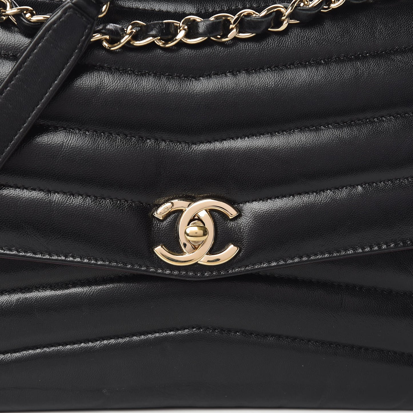 Shiny Lambskin Chevron Quilted Miroir Black