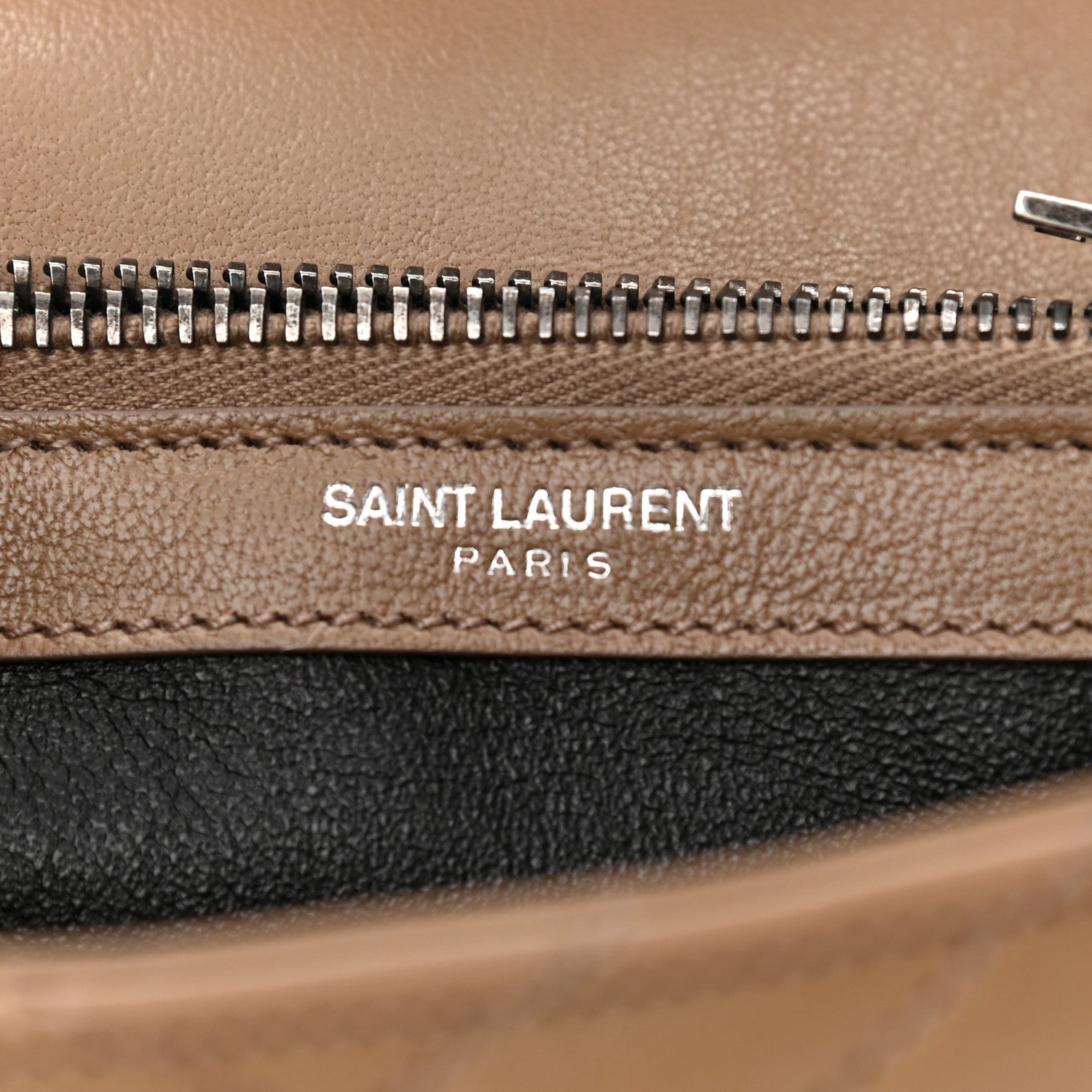 Saint Laurent Sheepskin Matelasse Chevron Monogram Medium College Bag Fard 6 of 11