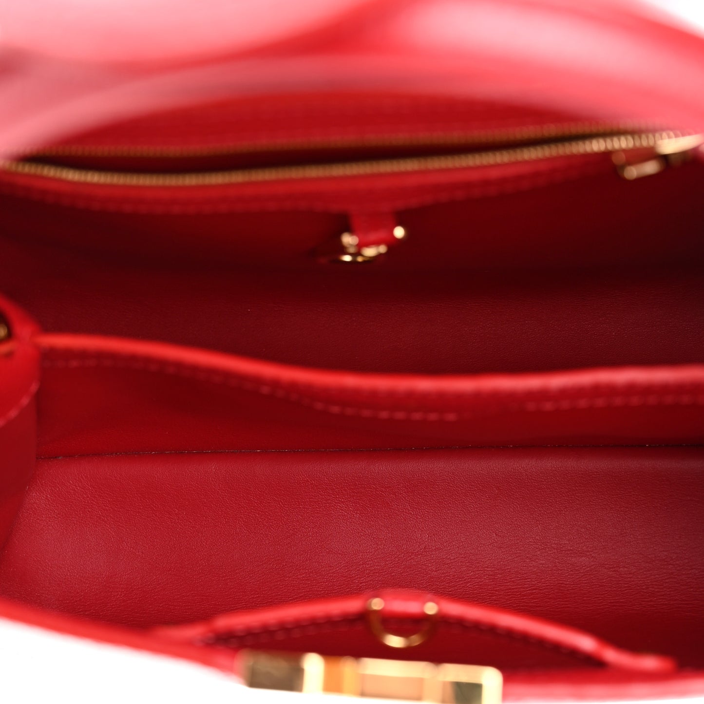 Taurillon Capucines PM Scarlet