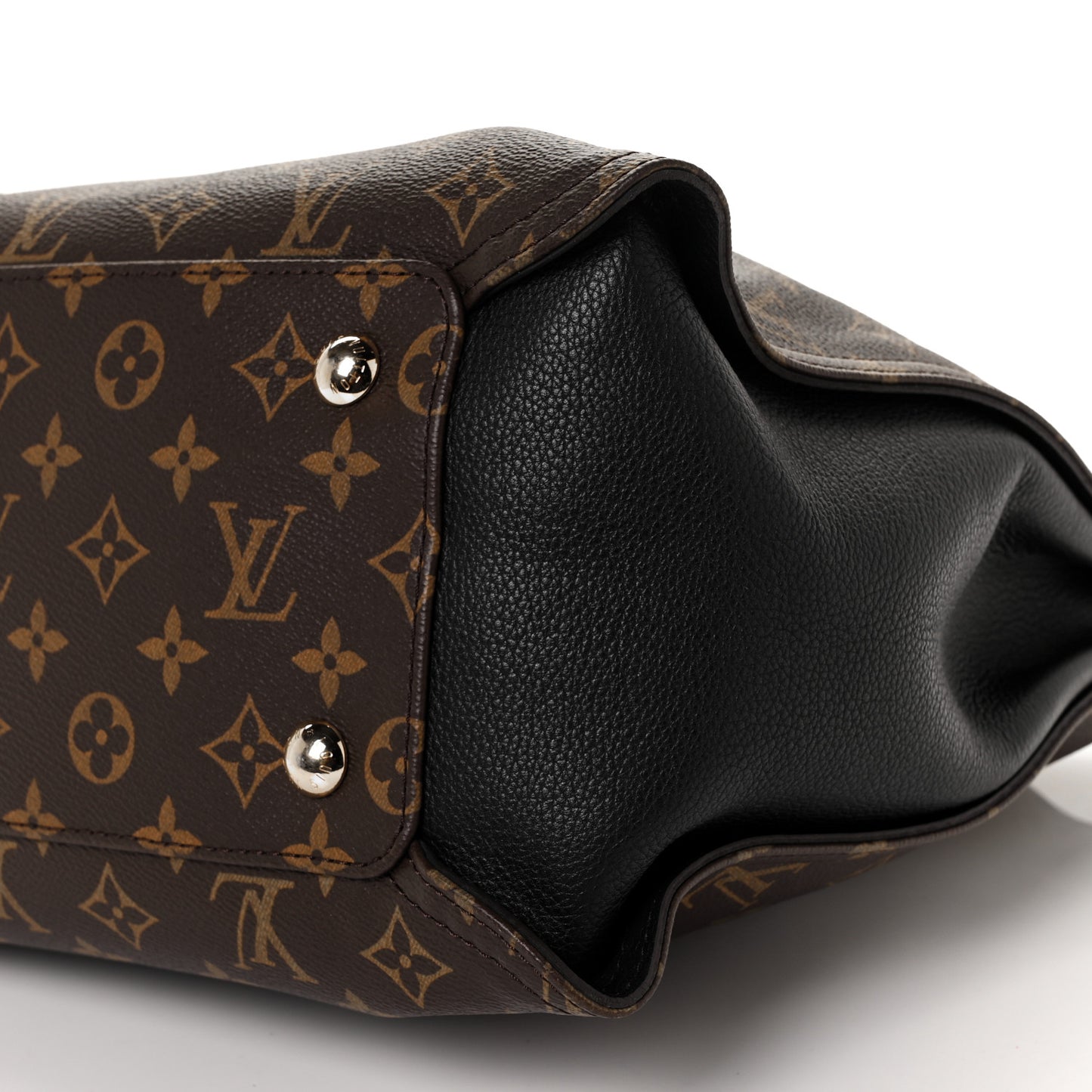 Monogram Gaia Black