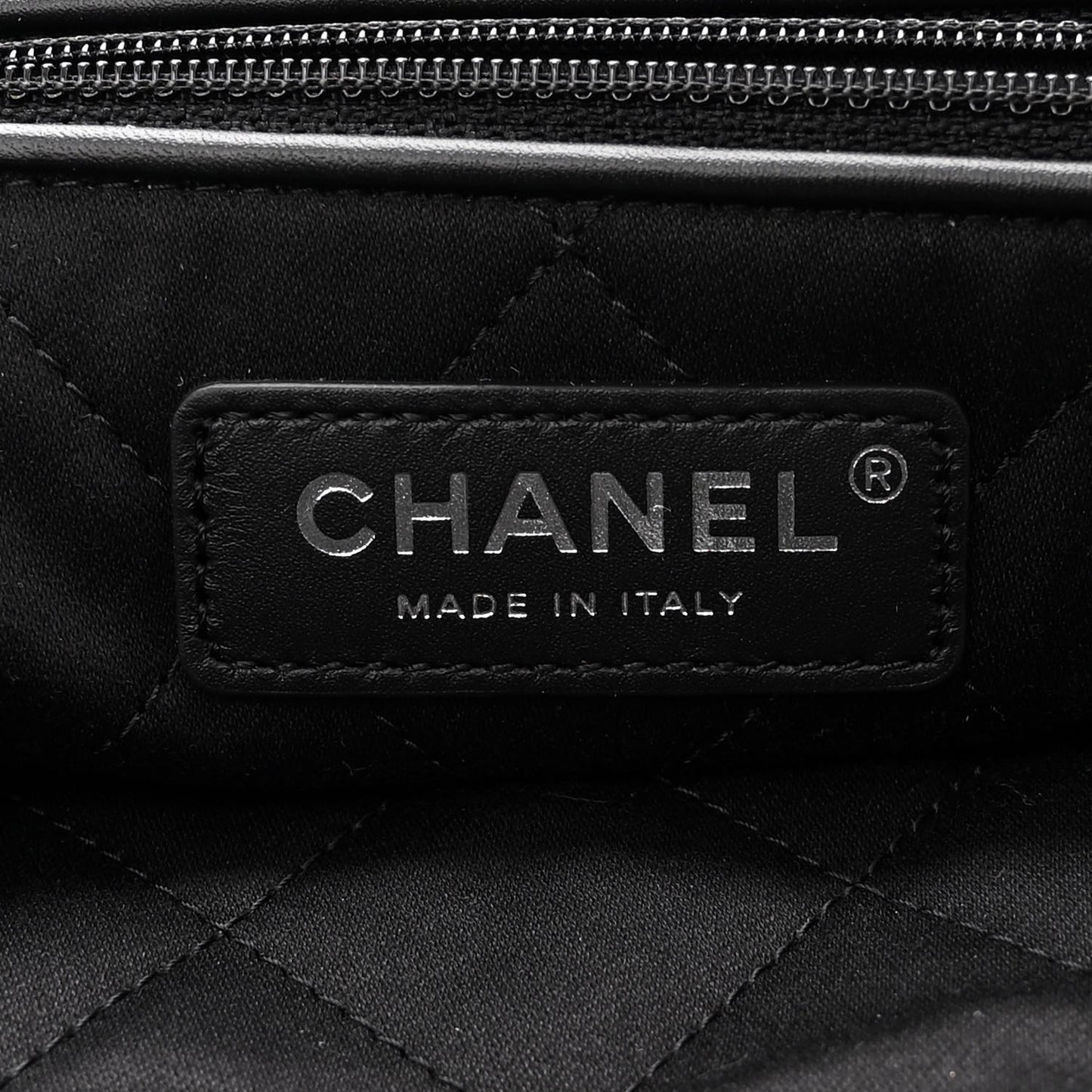 Shiny Calfskin Quilted Large Chanel 22 So Black