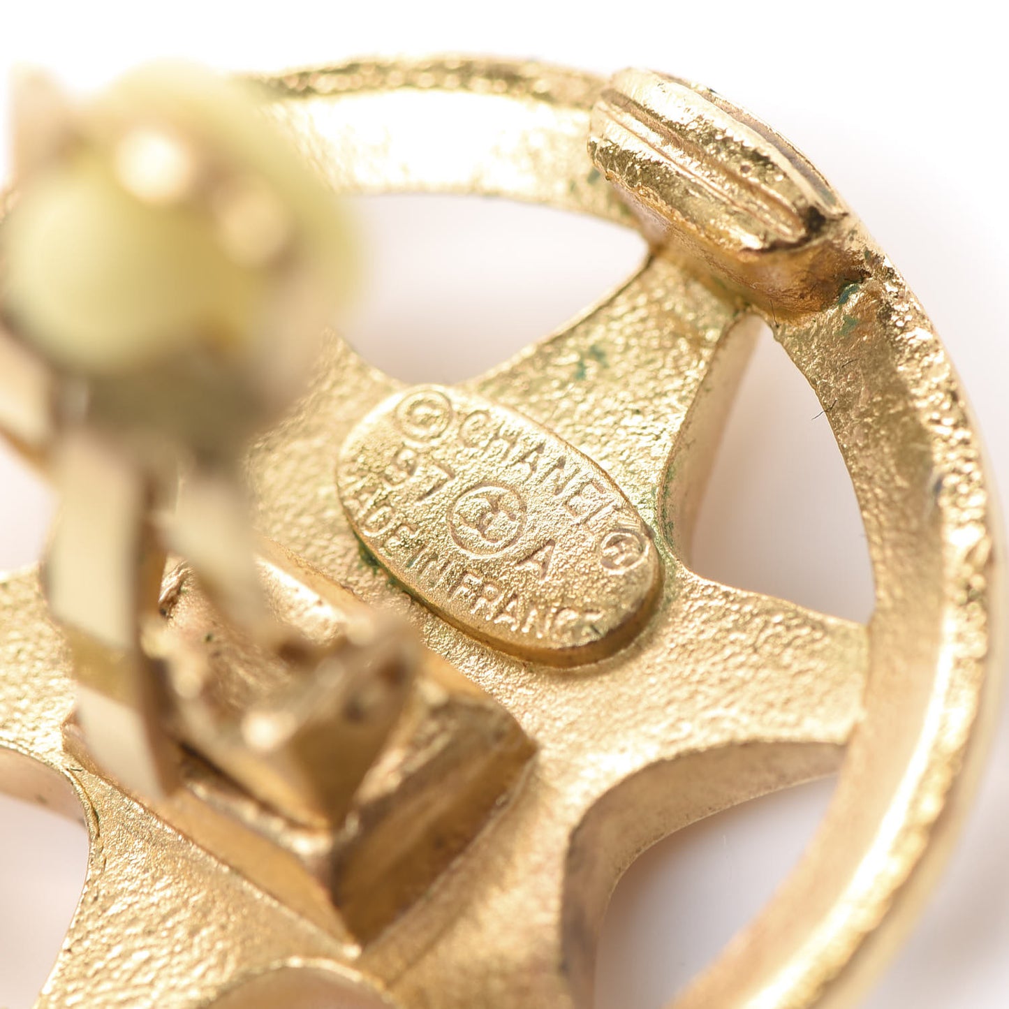 Round Star CC Clip On Earrings Gold