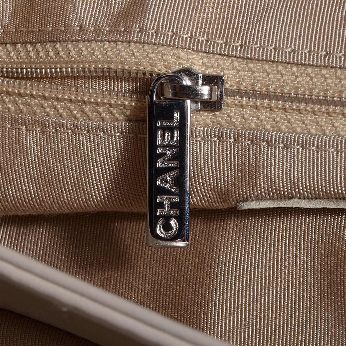 Calfskin Trianon Medium Flap Light Beige