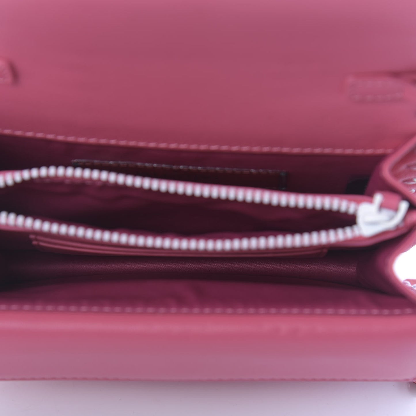 Vitello Colorblock Free Rockstud Wallet on Chain Shadow Pink Optic White