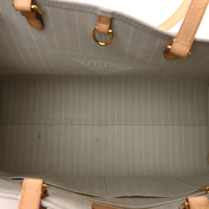 Louis Vuitton Monogram Giant By The Pool OnTheGo GM Brume 6 of 10