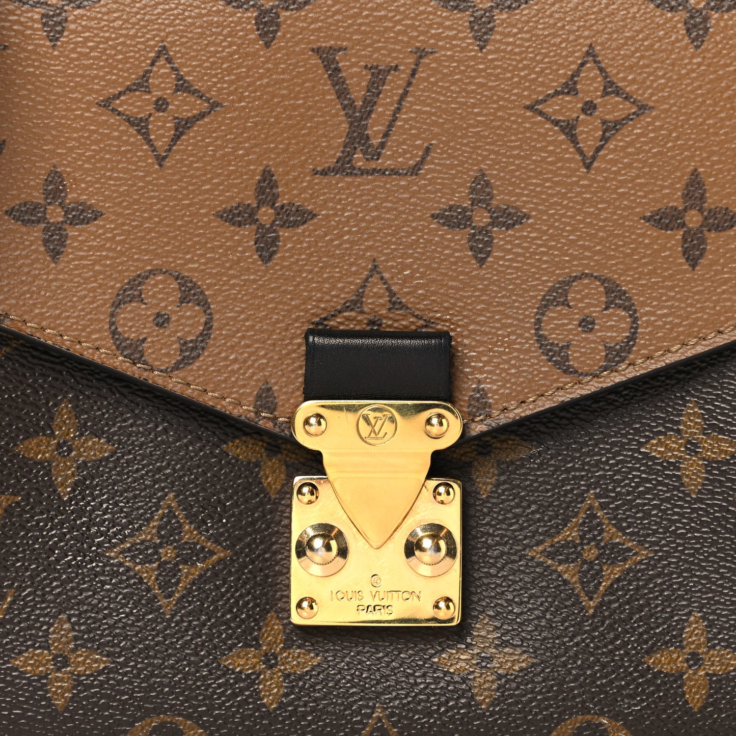 Reverse Monogram Pochette Metis