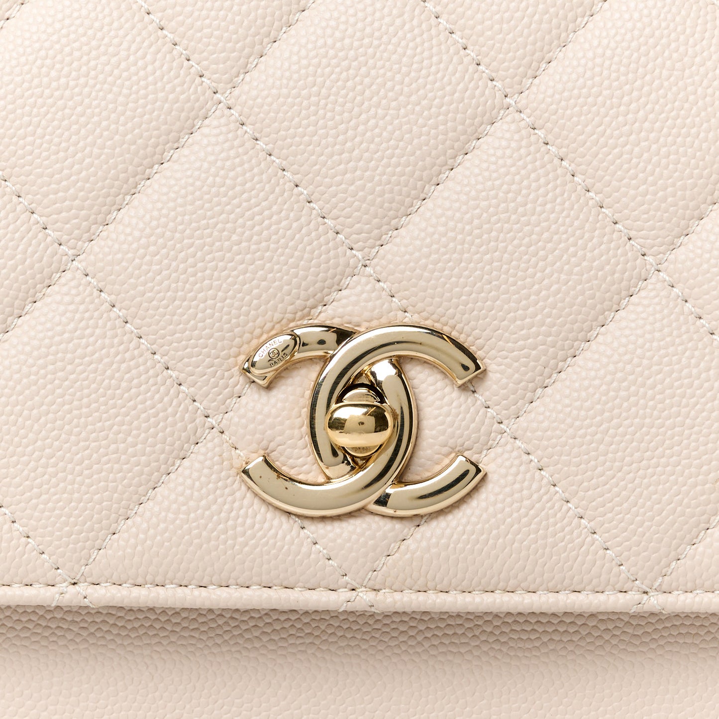 Caviar Quilted Medium Business Affinity Flap Light Beige