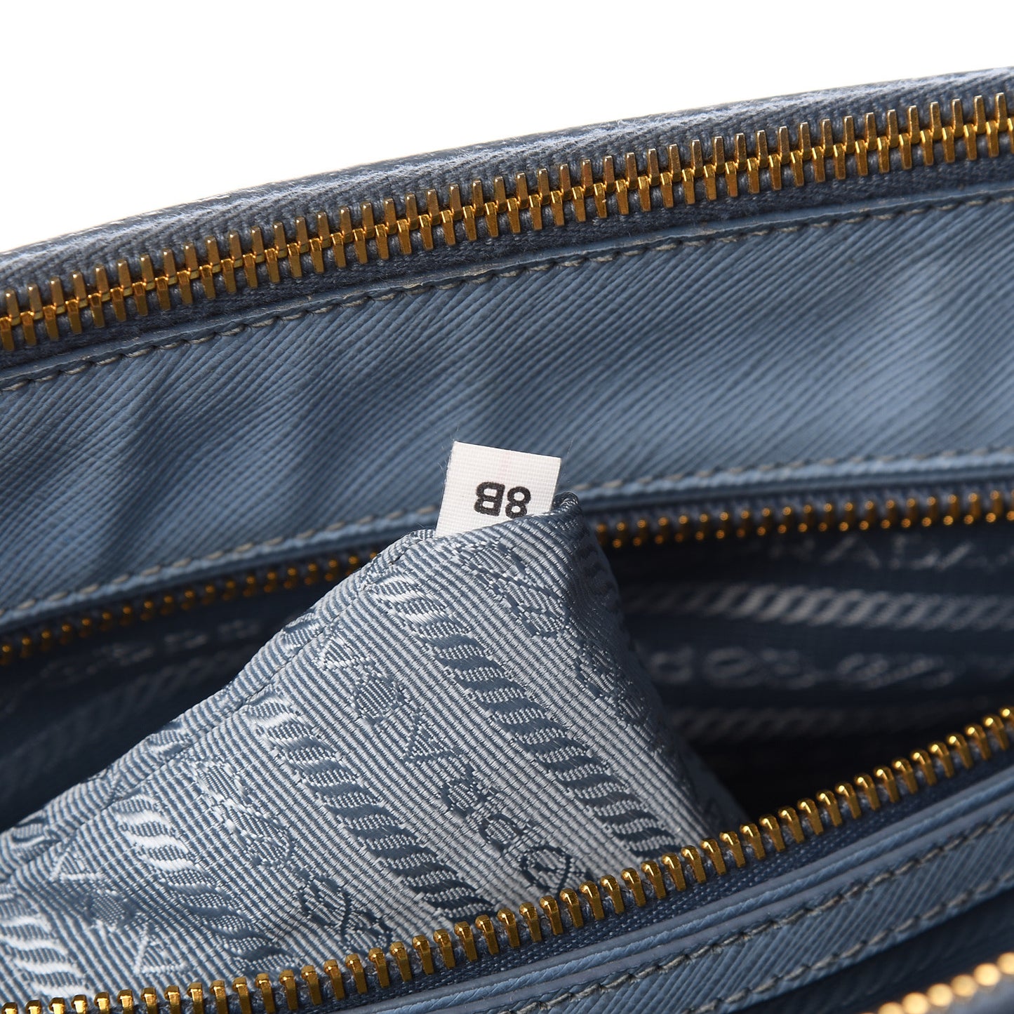 Saffiano Medium Galleria Double Zip Tote Aviazione