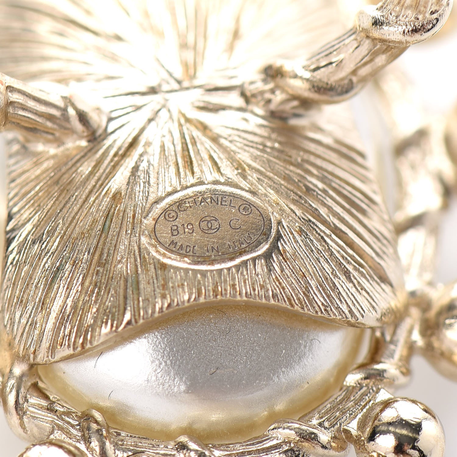 Chanel Pearl Crystal CC Ring 6 Gold Pearly White 5 of 6