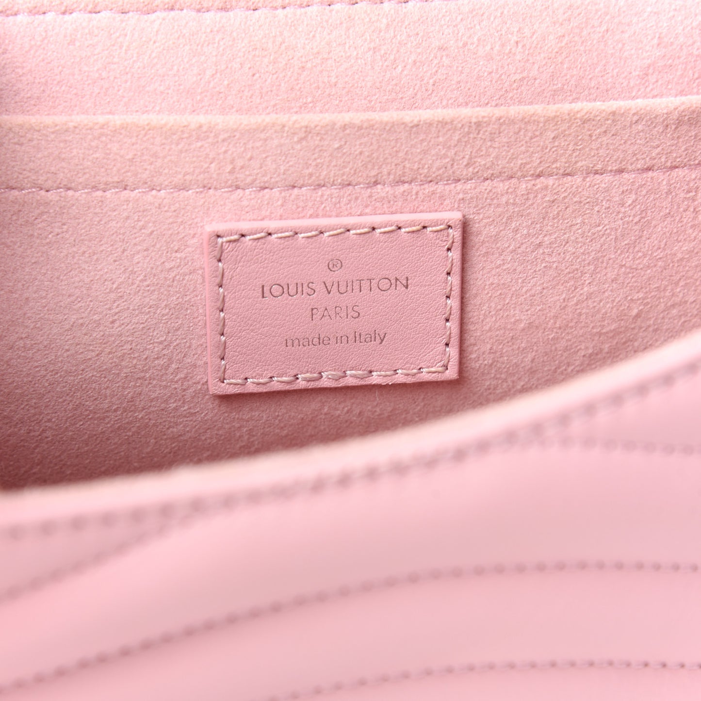 Calfskin New Wave Chain MM Smoothie Pink