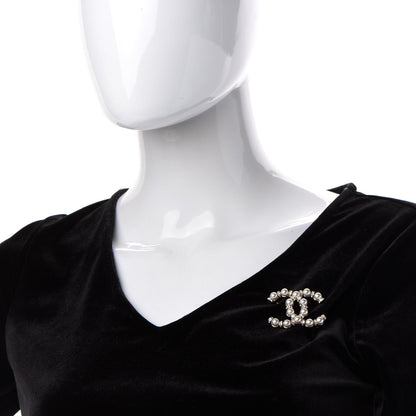 Chanel Pearl Crystal Nefertiti CC Brooch Gold 2 of 5