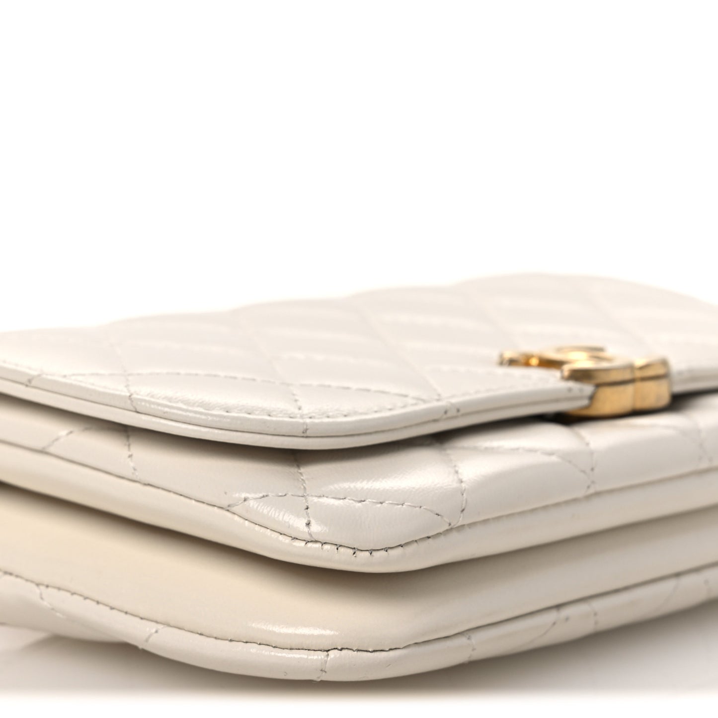 Shiny Lambskin Flap Clutch With Chain White