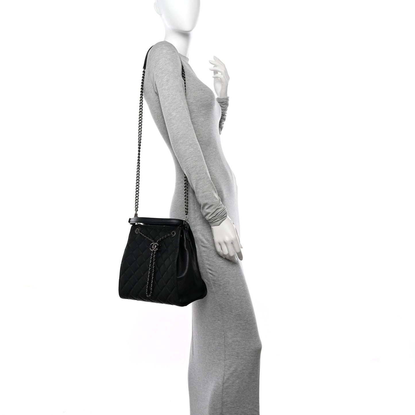 Caviar Quilted Medium CC Bucket Bag Black