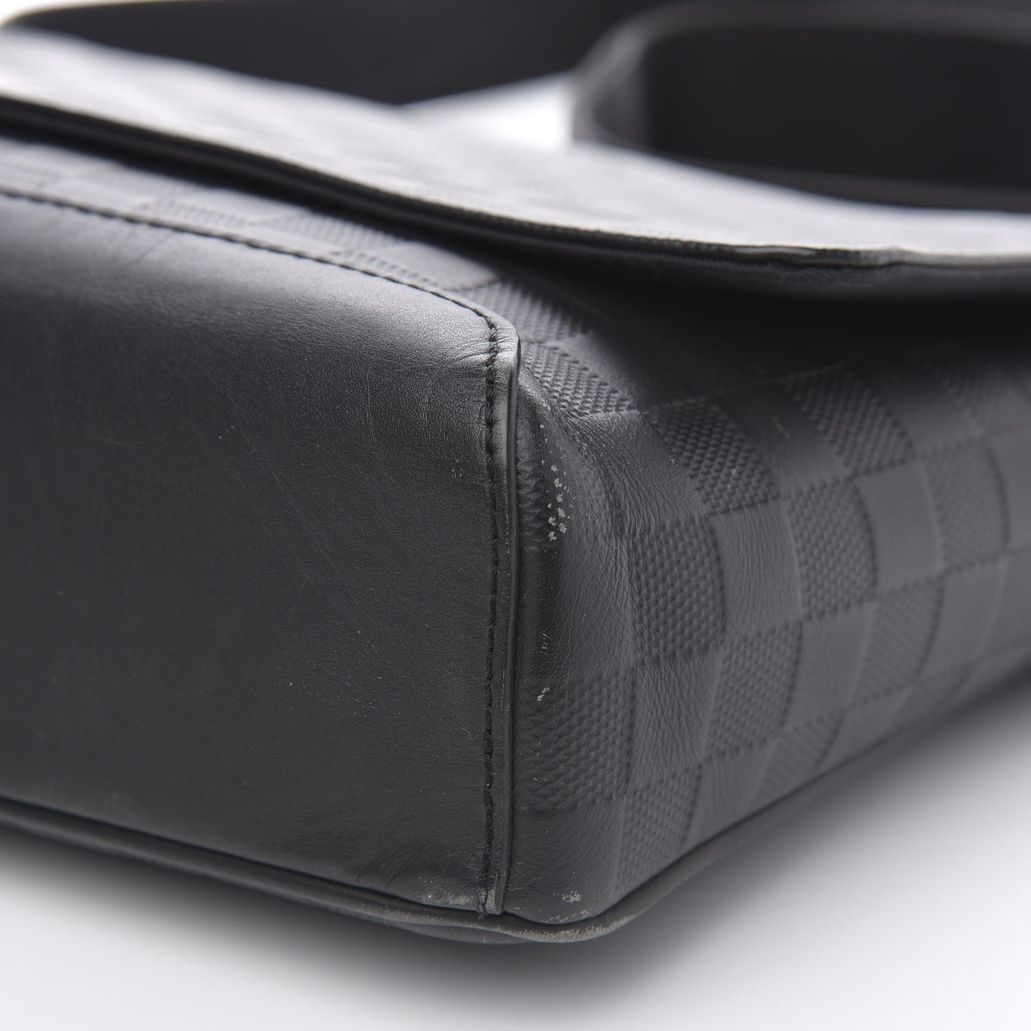 Damier Infini District PM Onyx