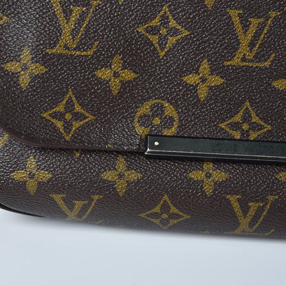 Louis Vuitton Monogram Macassar District PM 12 of 15