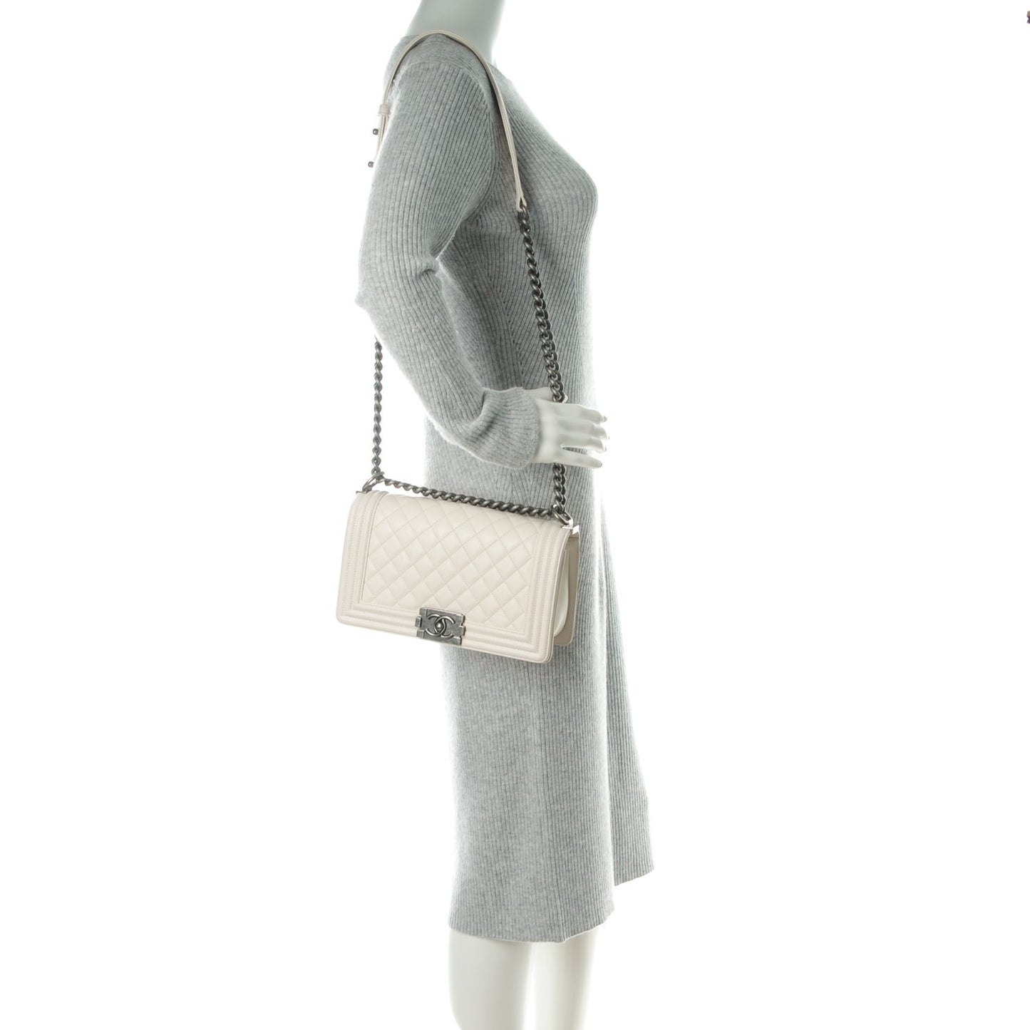 Caviar Quilted Medium Boy Flap Ivory