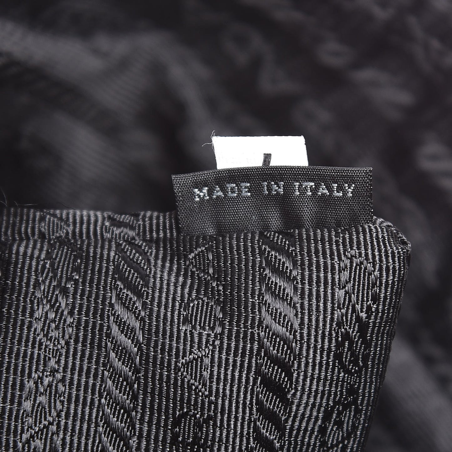 Vitello Shine Tote Black