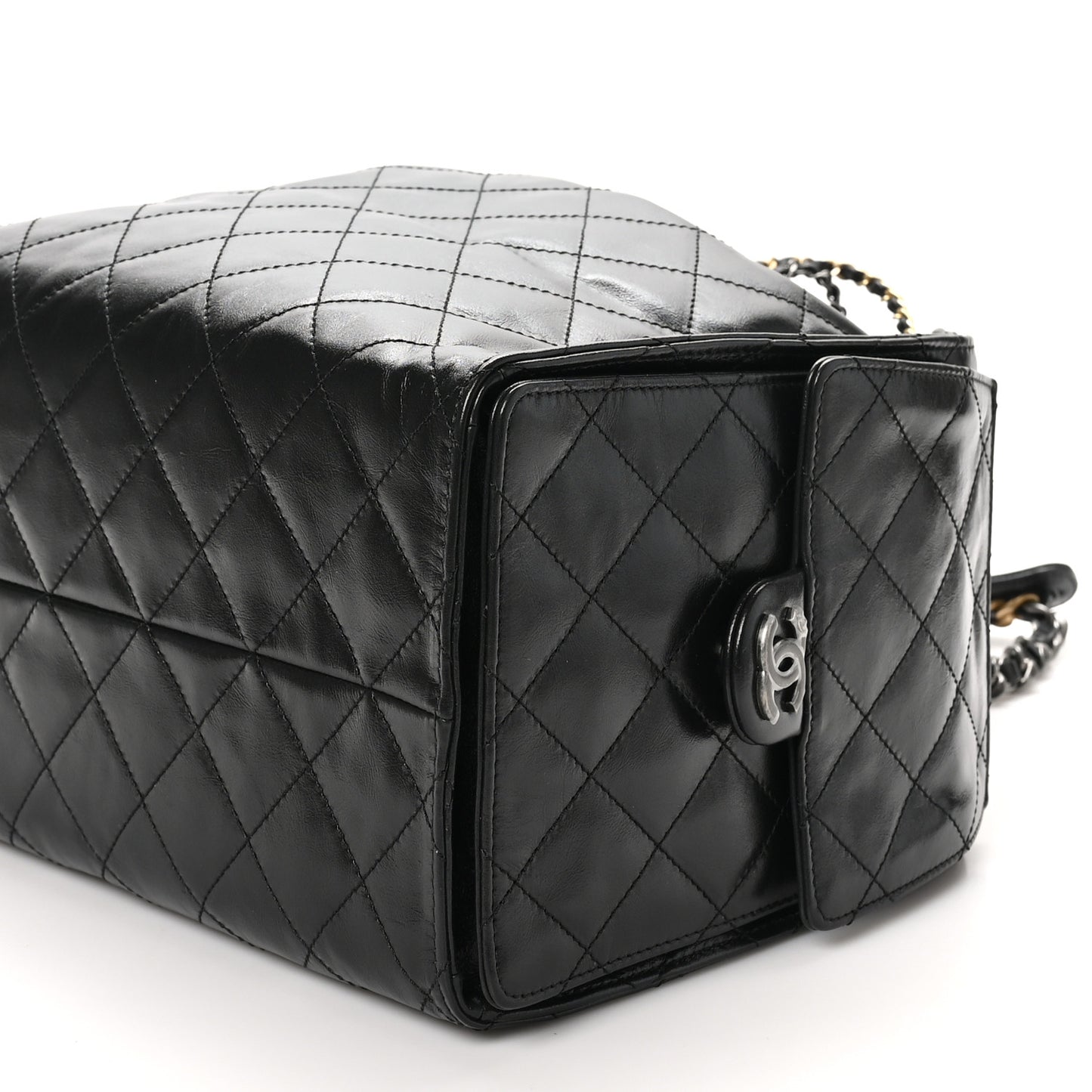 Shiny Crumpled Calfskin Quilted Medium Chanel 25 Handbag Black