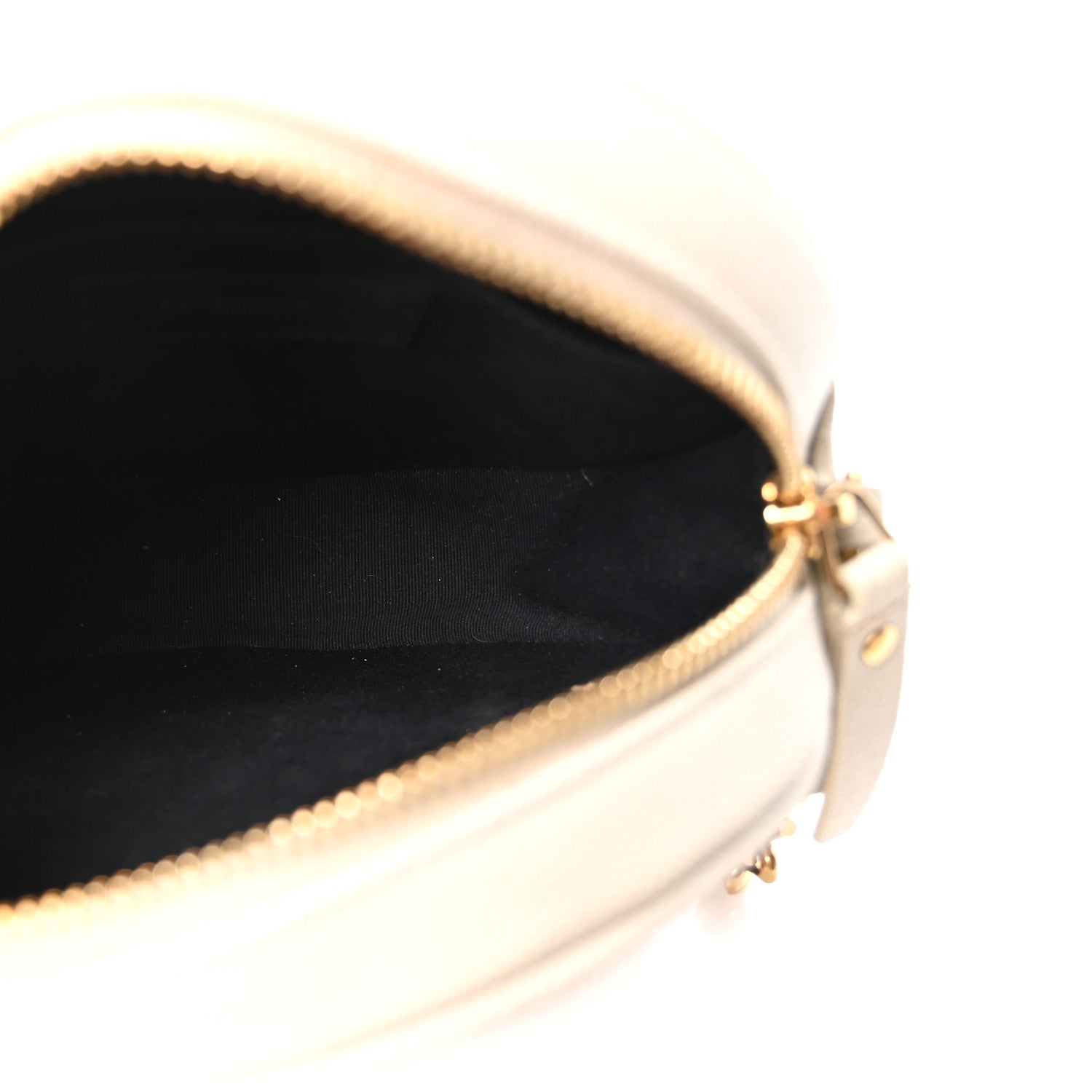 Saint Laurent Grain De Poudre Matelasse Chevron Quilted Round Vinyle Camera Bag Crema Soft 4 of 9