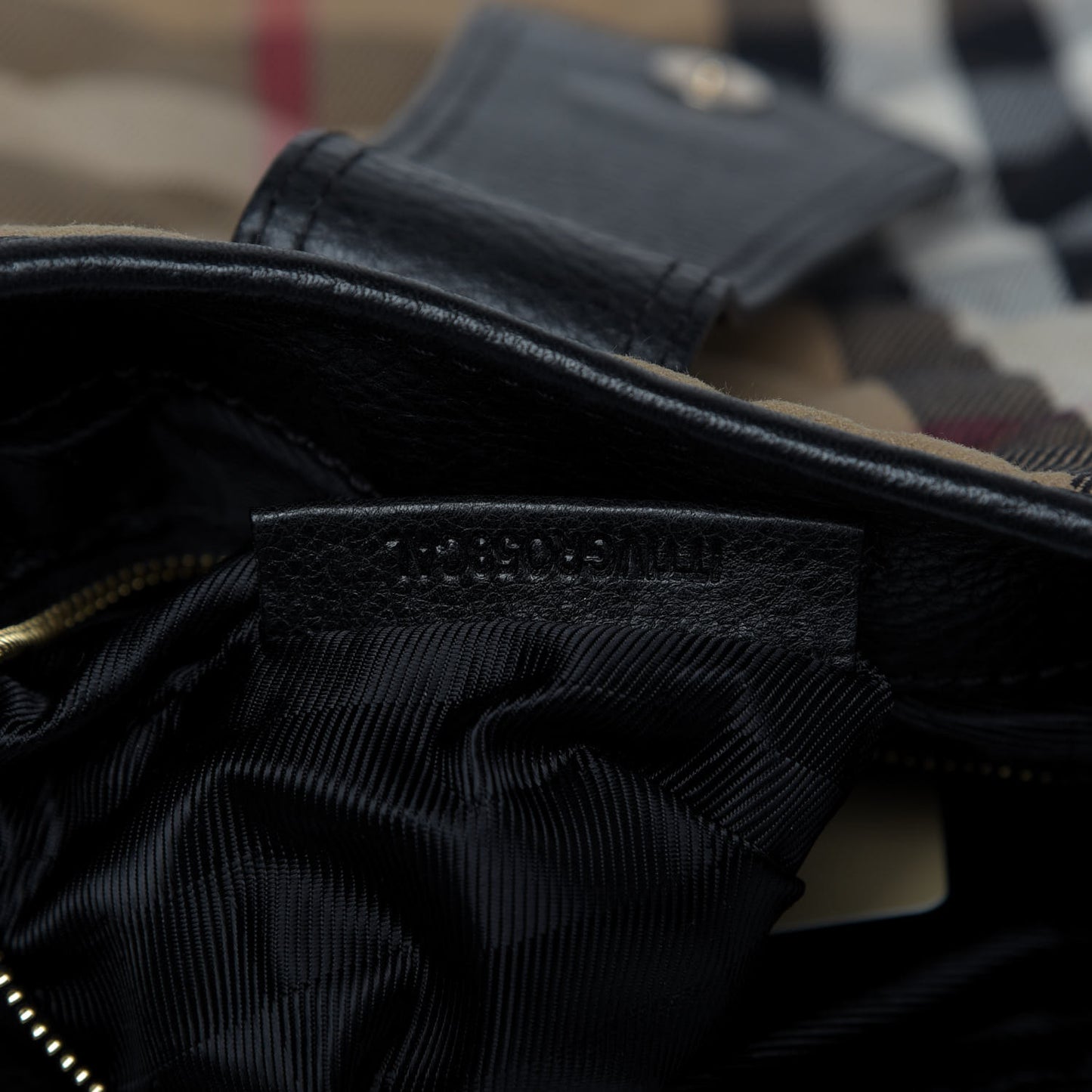 House Check Quilted Brook Hobo Black