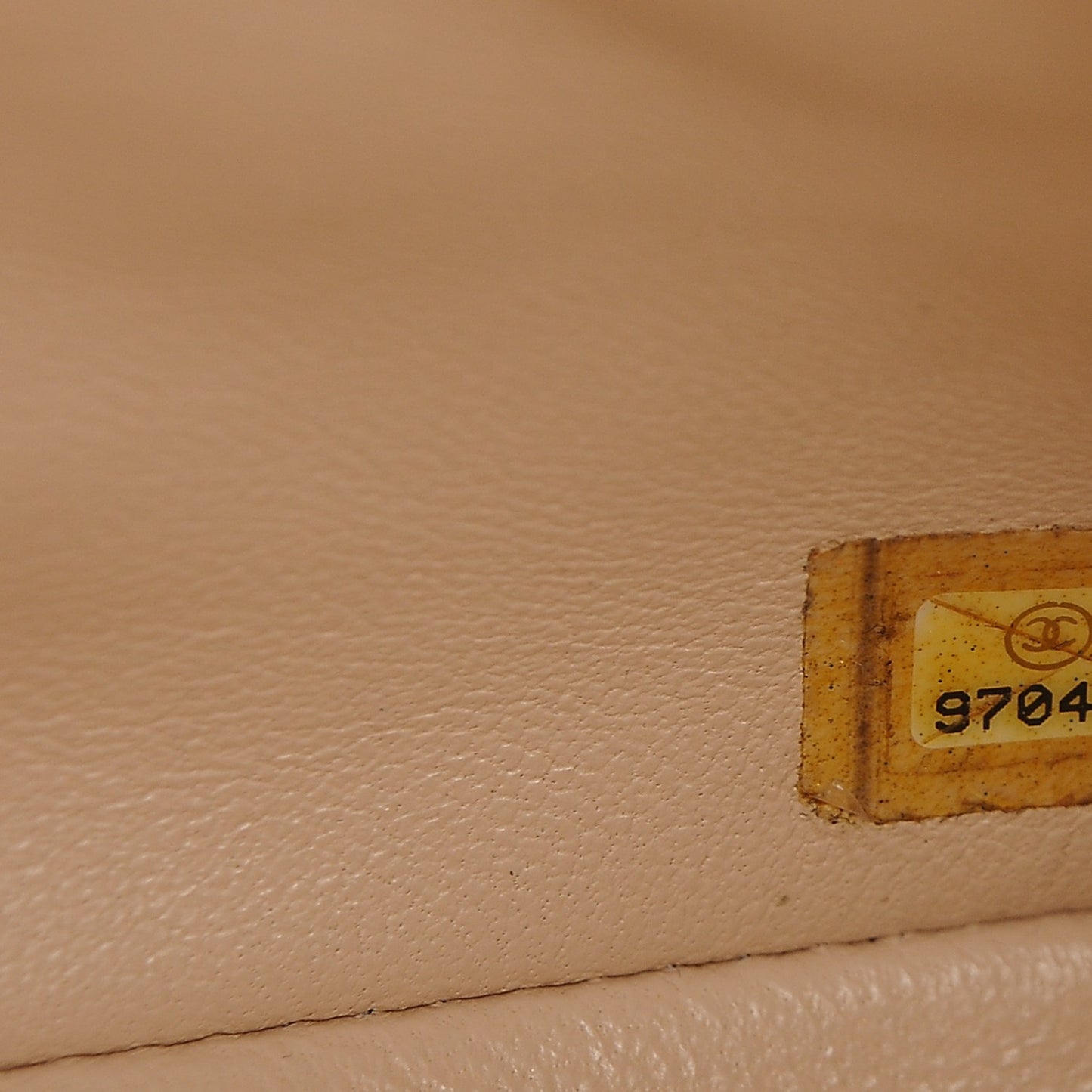 Caviar East West Flap Beige Clair
