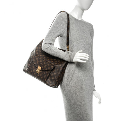 Louis Vuitton Monogram Metis 2 of 12