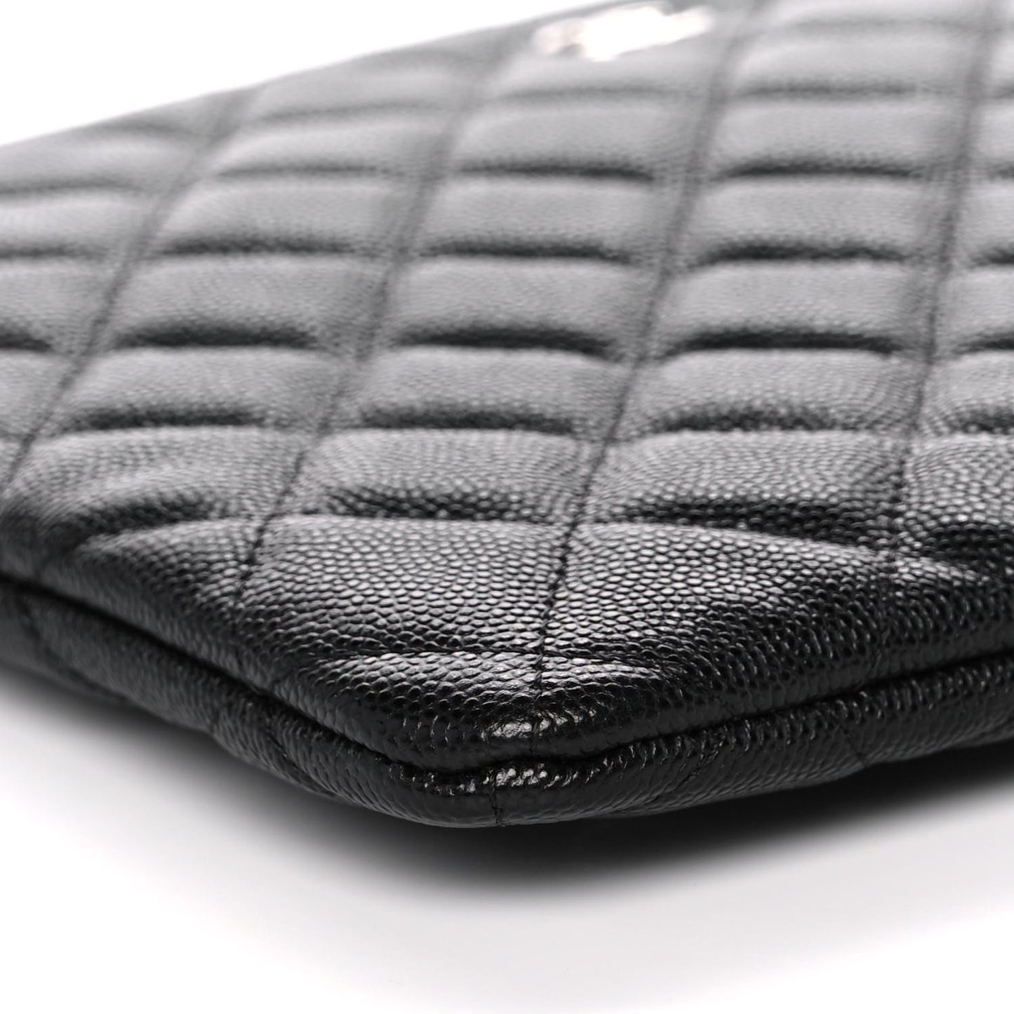 Caviar Quilted Medium Cosmetic Case Black