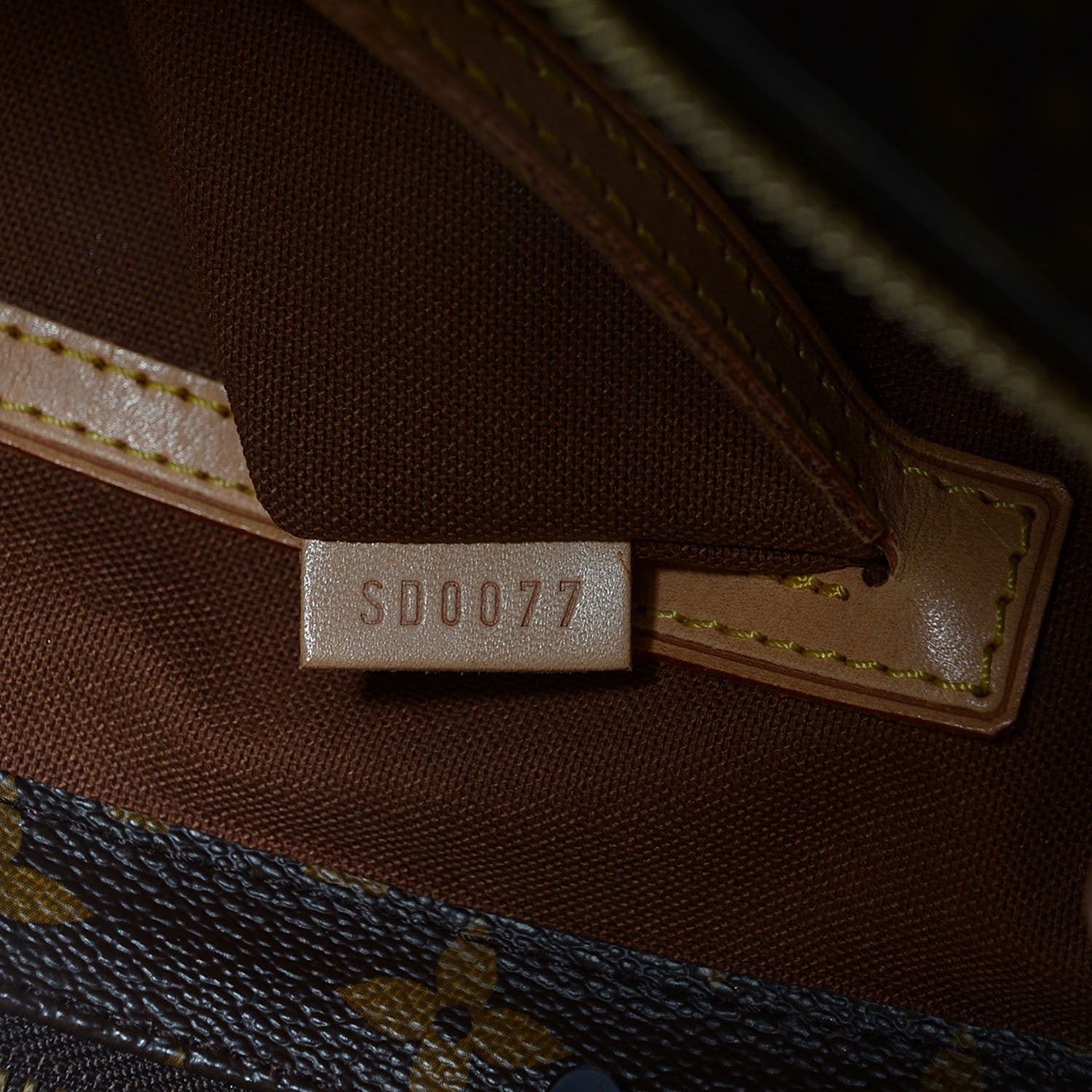Louis Vuitton Monogram Cabas Mezzo 7 of 7