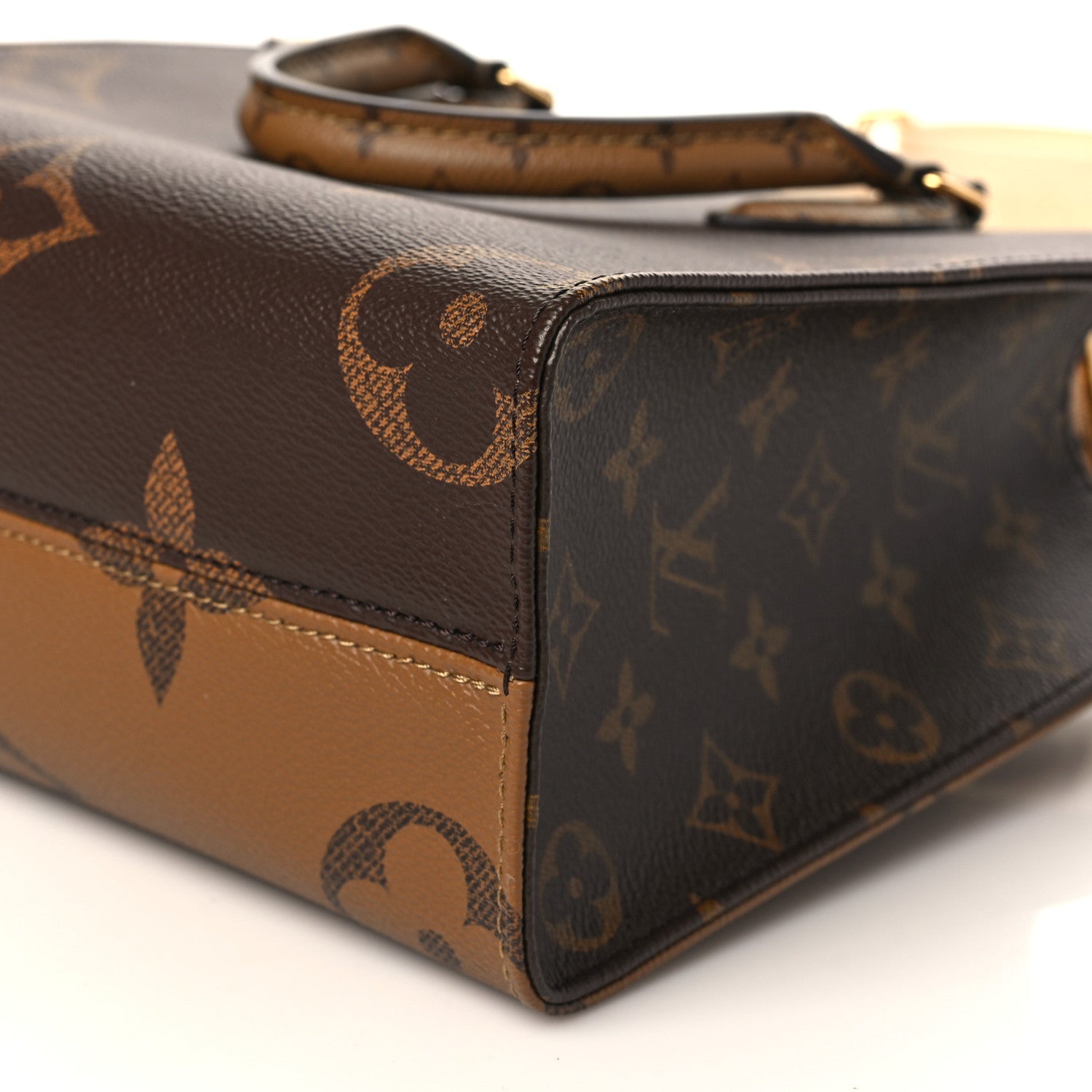 Louis Vuitton Reverse Monogram Giant Onthego PM 8 of 9