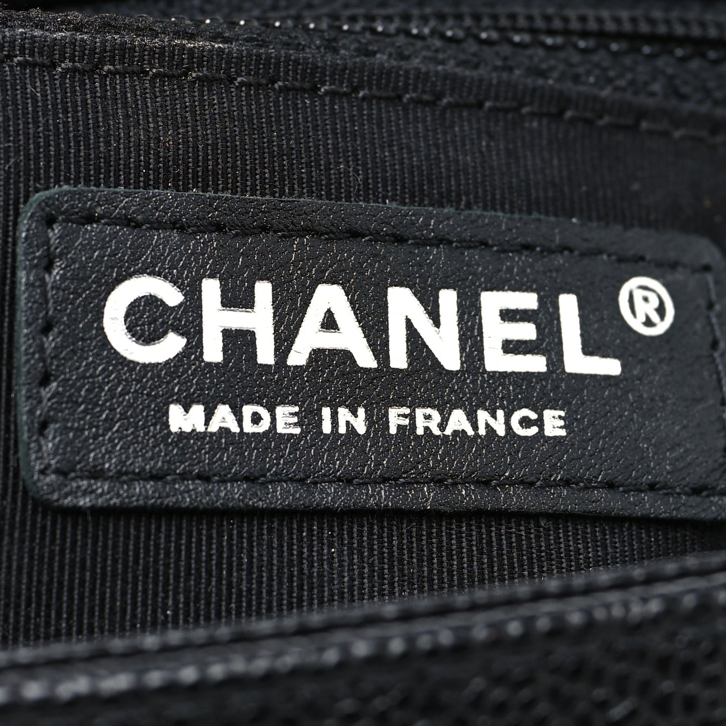 Caviar Quilted New Medium Boy Flap Black