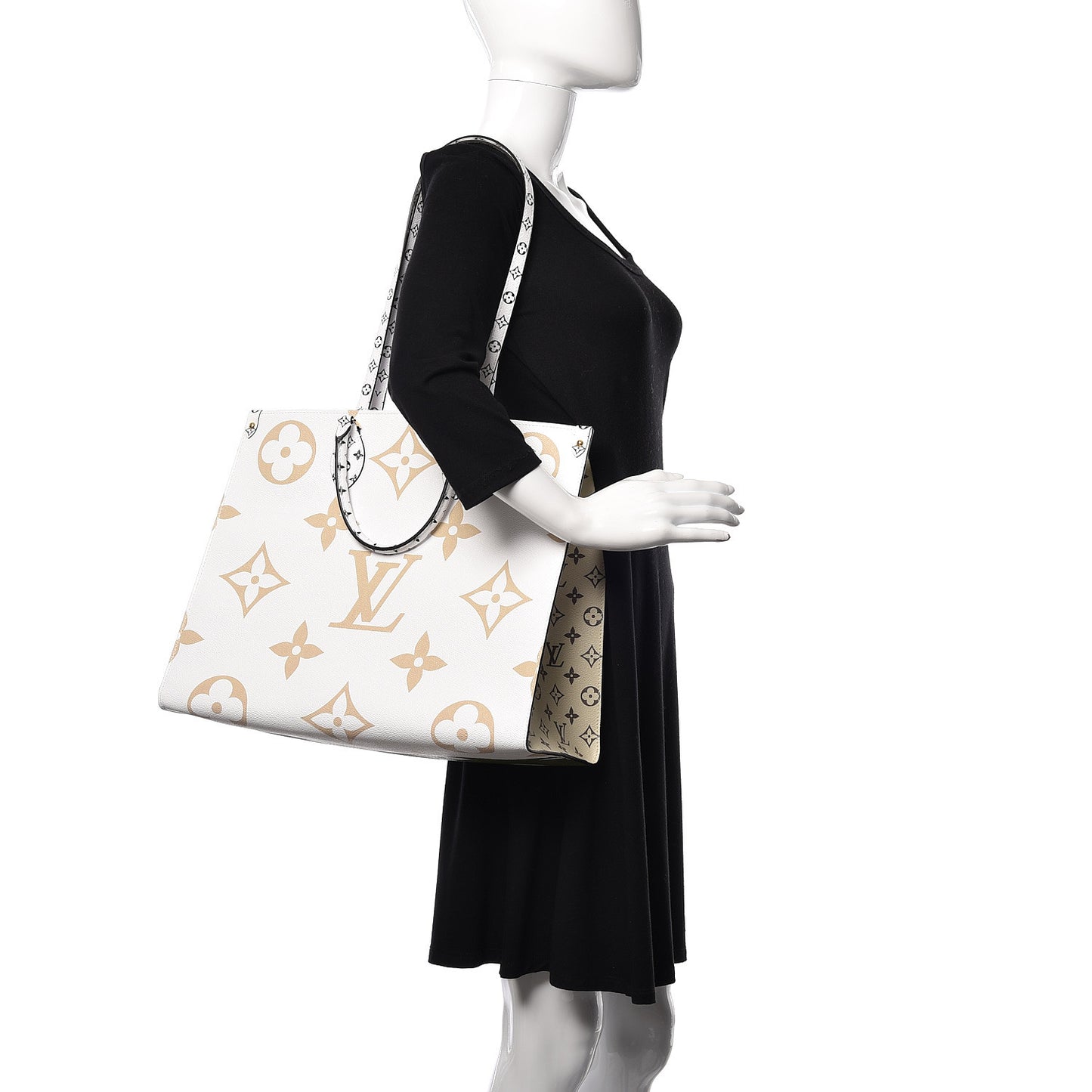 Monogram Giant Onthego GM Kaki Beige