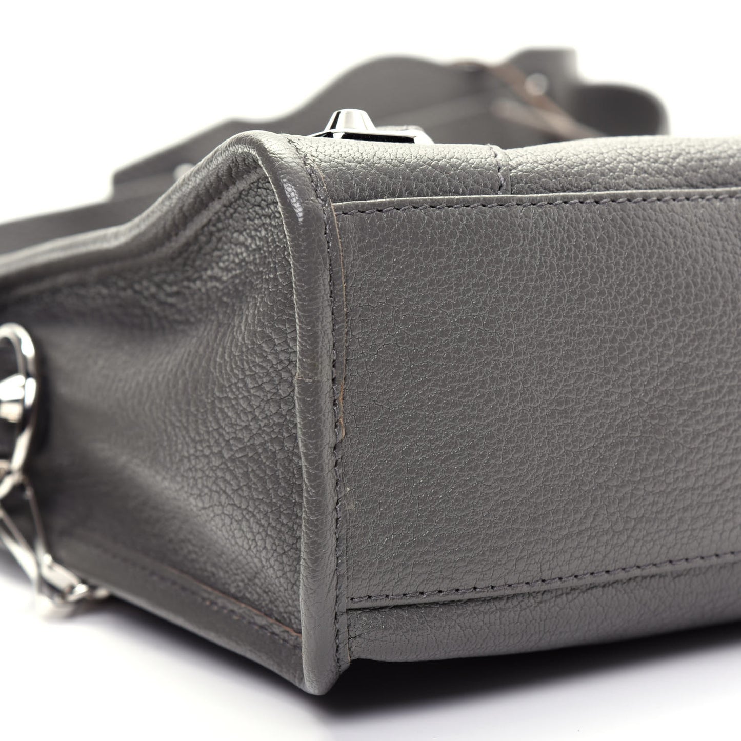 Chevre Silver Metallic Edge Hardware S City Gris Acier