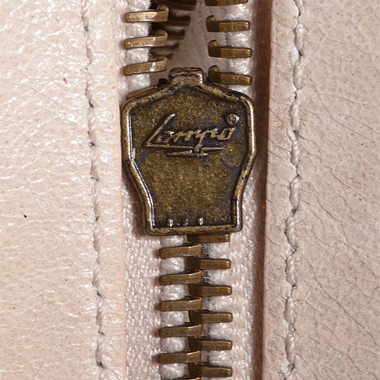 Chevre Classic Hardware City Calcaire