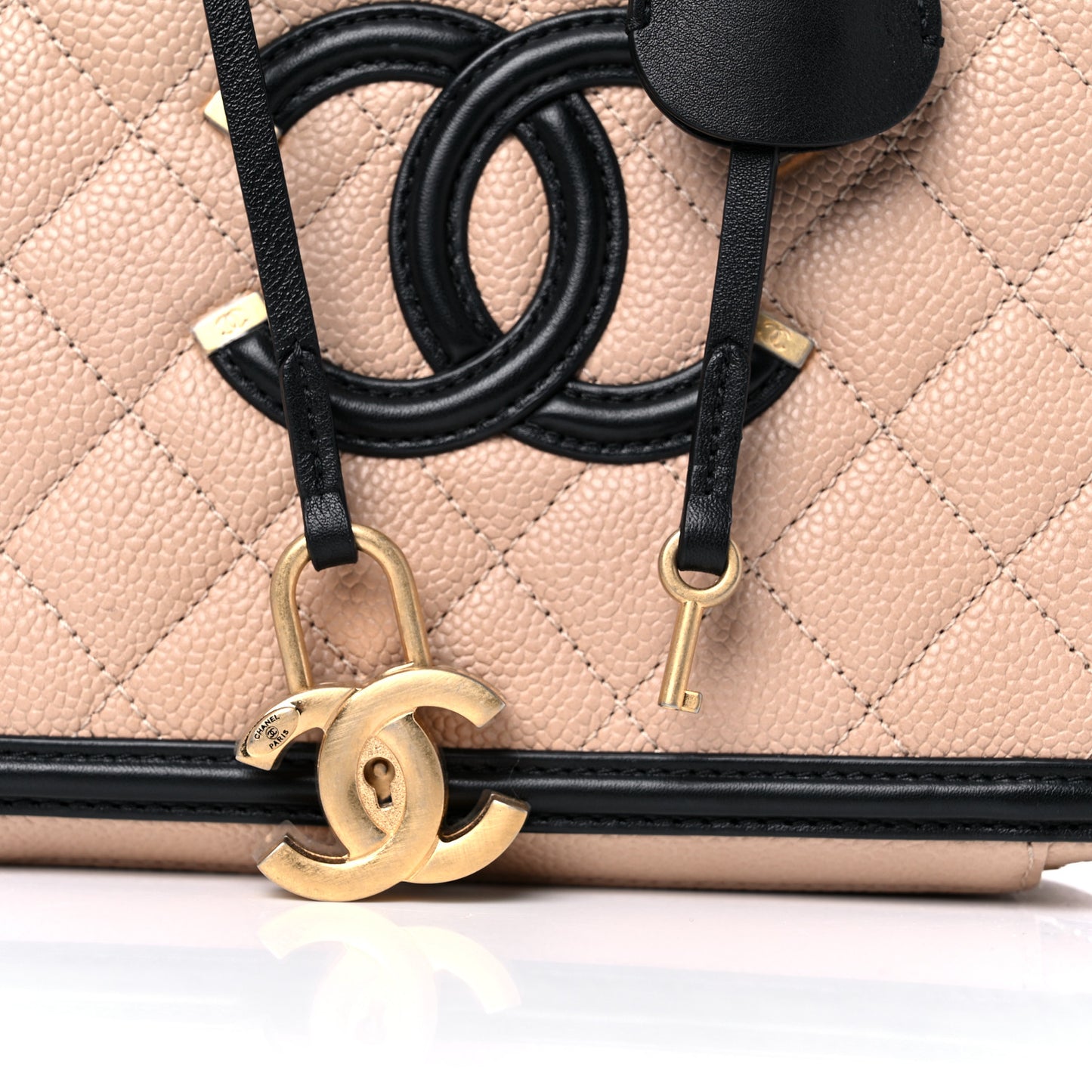 Caviar Quilted Medium CC Filigree Vanity Case Beige Black