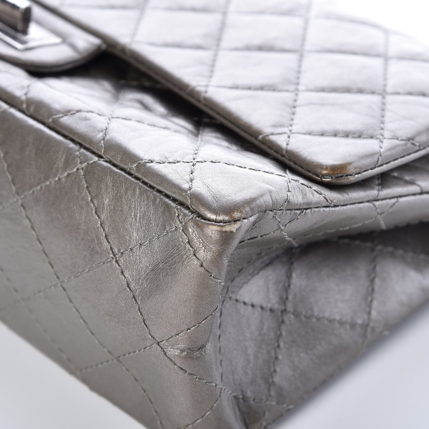 Metallic Aged Calfskin 2.55 Reissue 226 Flap Light Gold