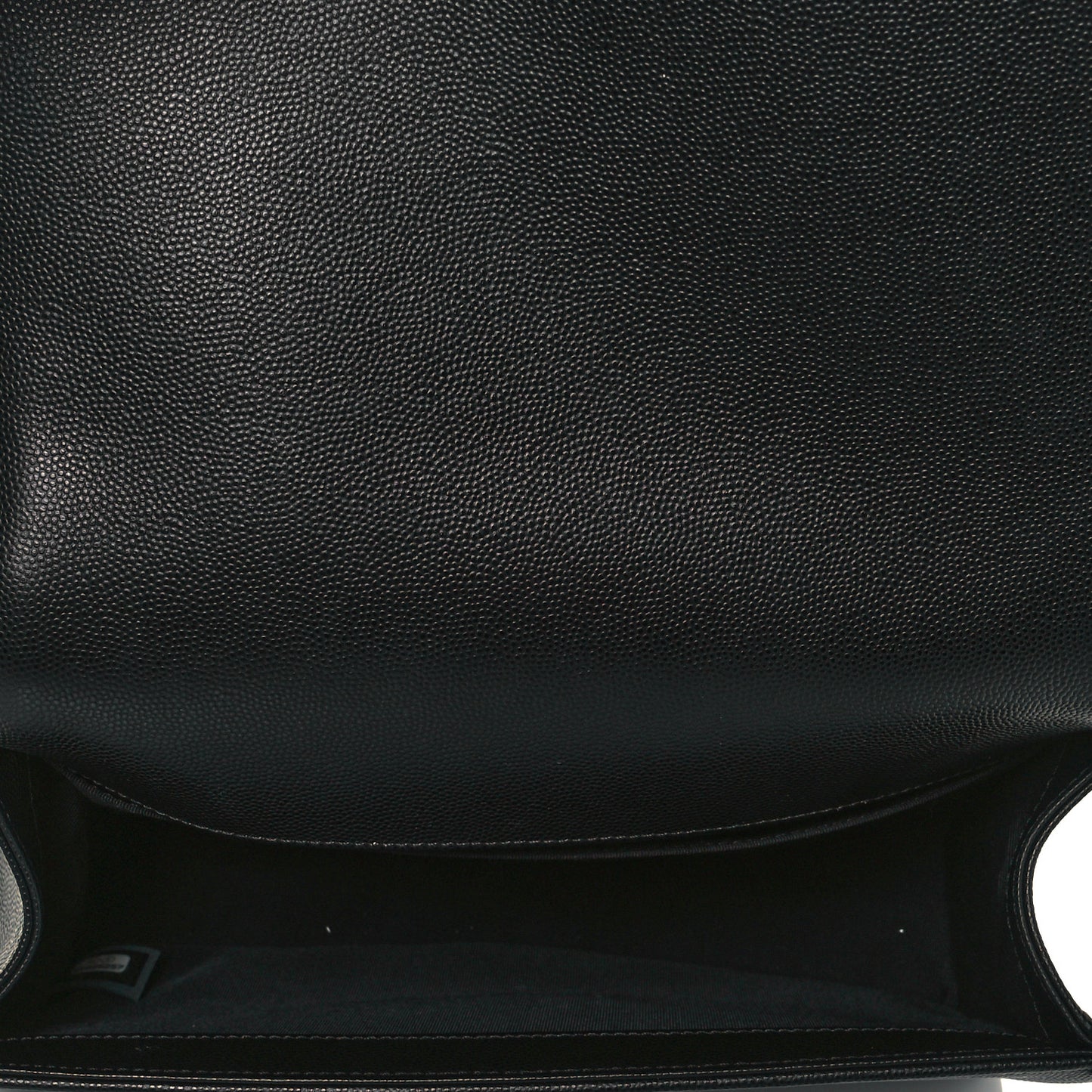 Caviar Quilted Medium Boy Flap Black
