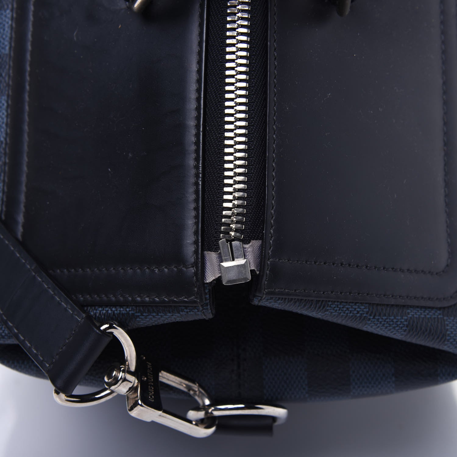 Louis Vuitton Damier Cobalt Neo Greenwich 14 of 25
