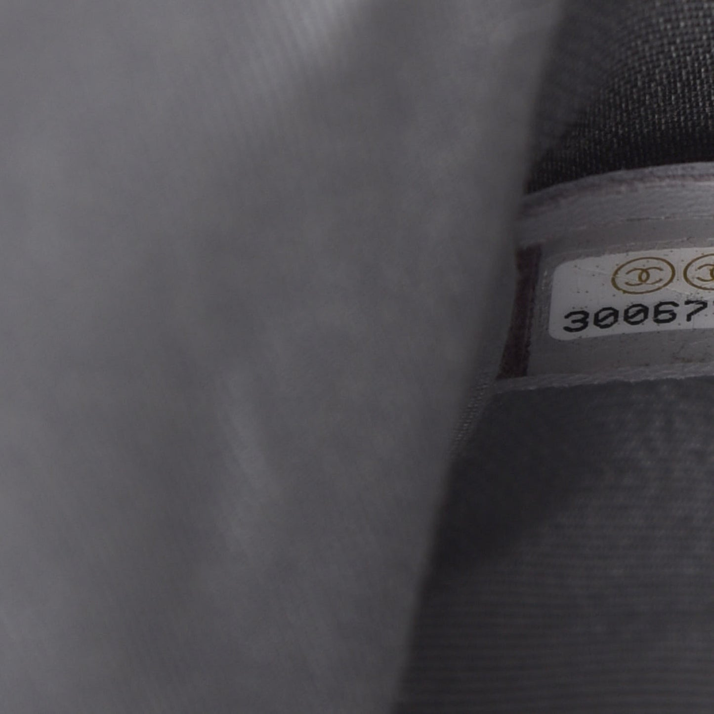Crumpled Calfskin Large Chain All Over Flap Grey