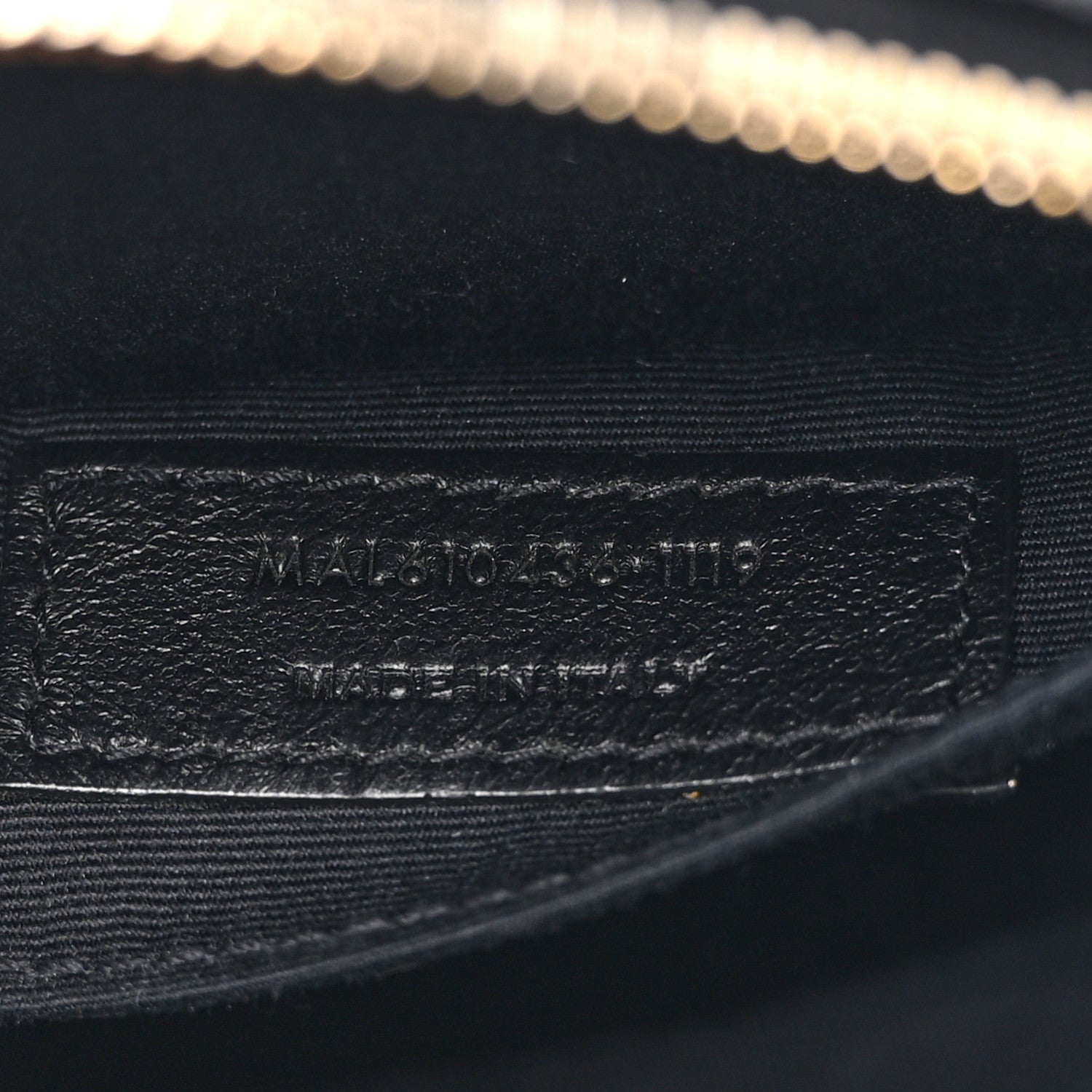 Saint Laurent Grain De Poudre Matelasse Chevron Quilted Round Vinyle Camera Bag Black 7 of 10