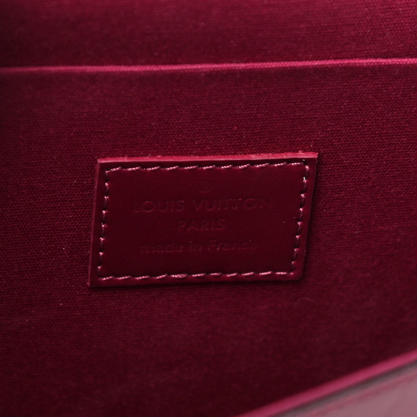 Vernis Felicie Chain Wallet Magenta