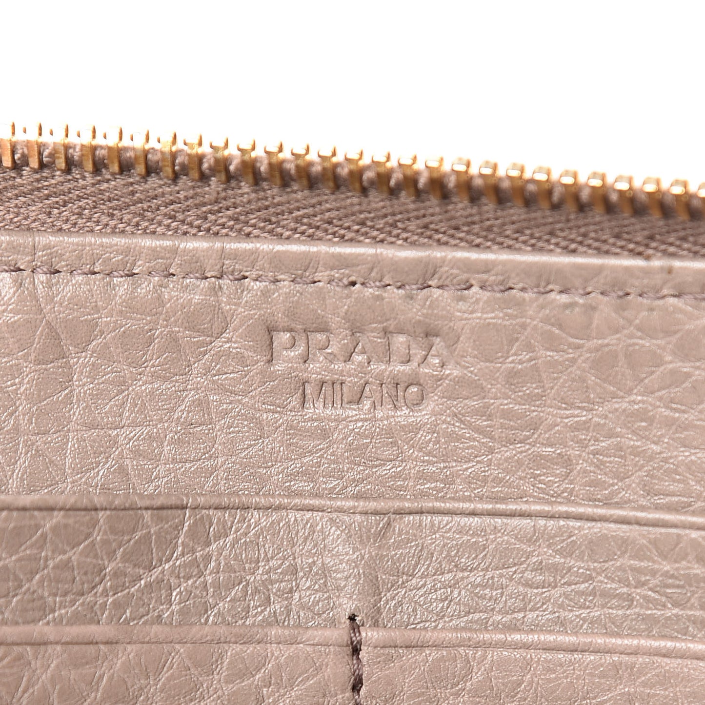 Vitello Daino Zip Around Wallet Argilla