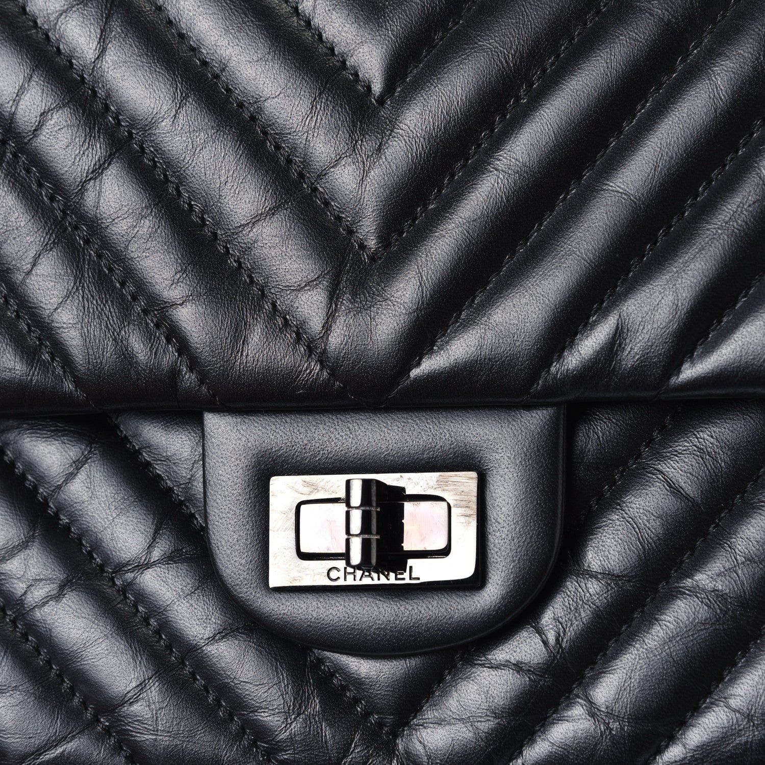 Chanel Aged Calfskin Chevron Quilted 2.55 Reissue 226 So Black 5 of 5