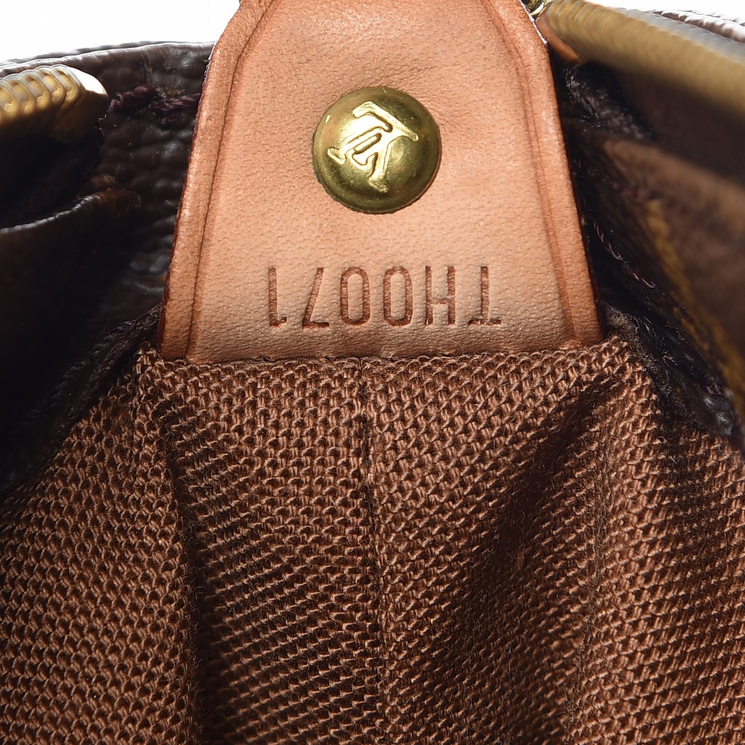 Louis Vuitton Monogram Cabas Mezzo 7 of 12