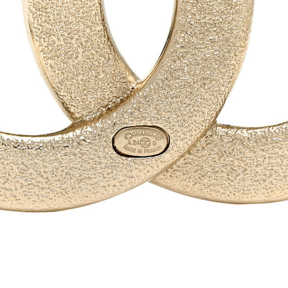 Chanel Metal CC Brooch Gold 3 of 4