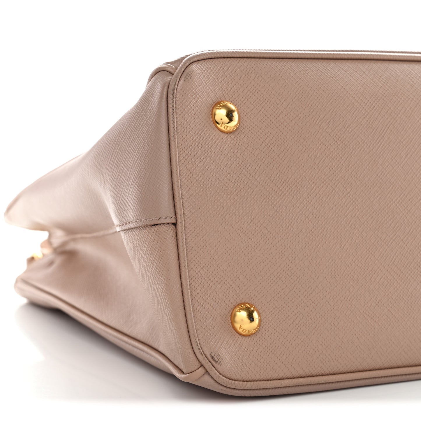 Saffiano Lux Medium Tote Cammeo